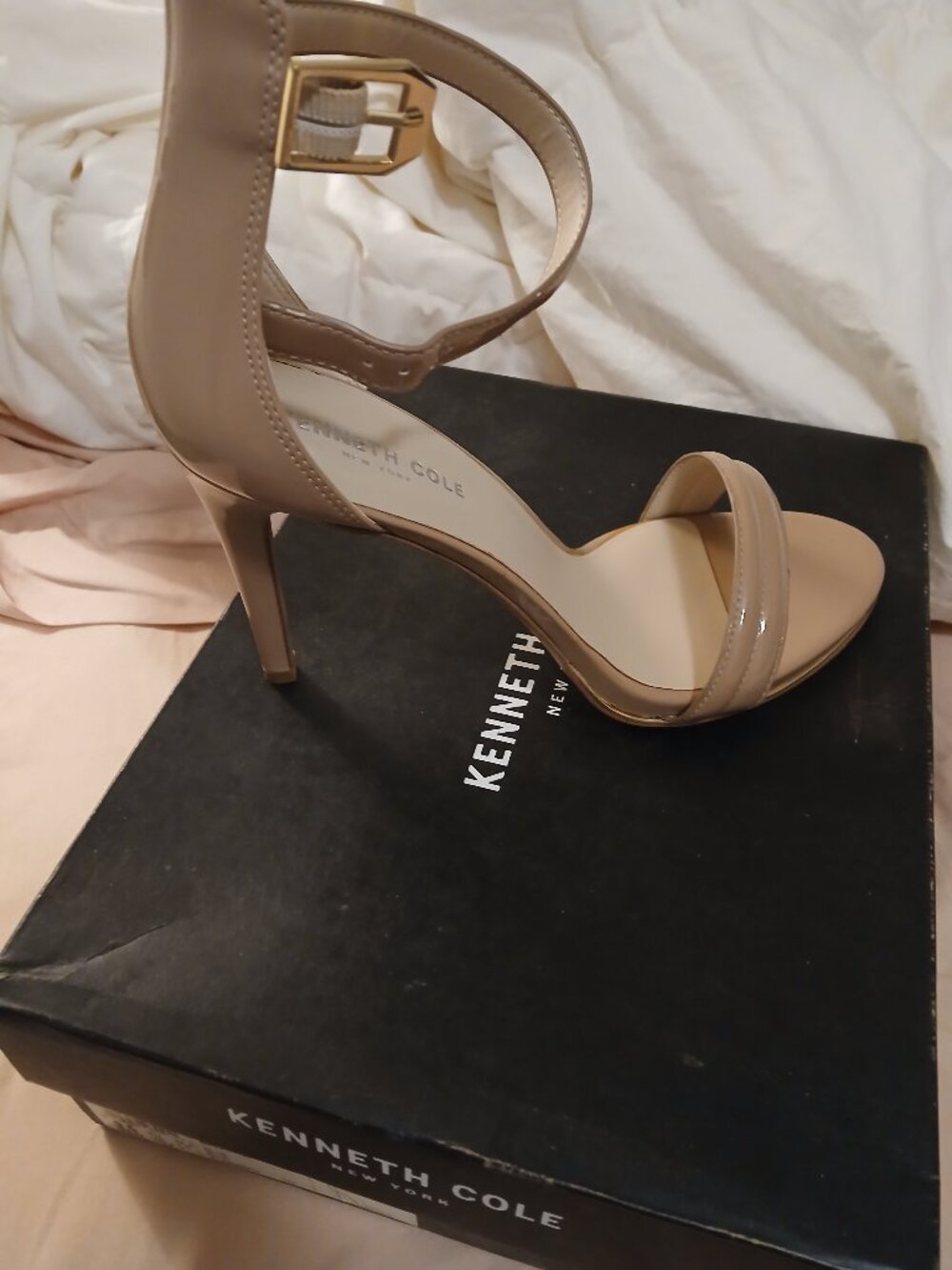 Kenneth Cole Brooke heels